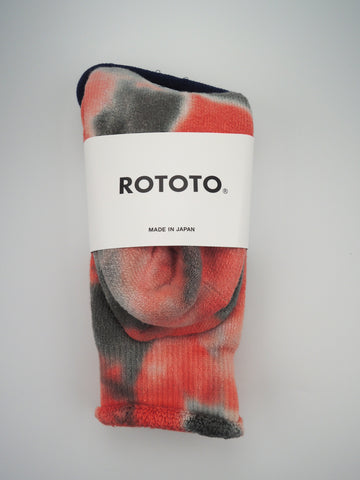 ROTOTO<p> Tie Dye Pile socks<p>dark grey/pink