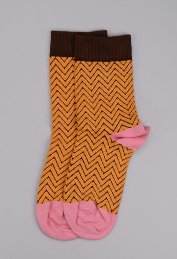 Peper Harow<p>zigzag<p>cotton ankle socks<p>mustard