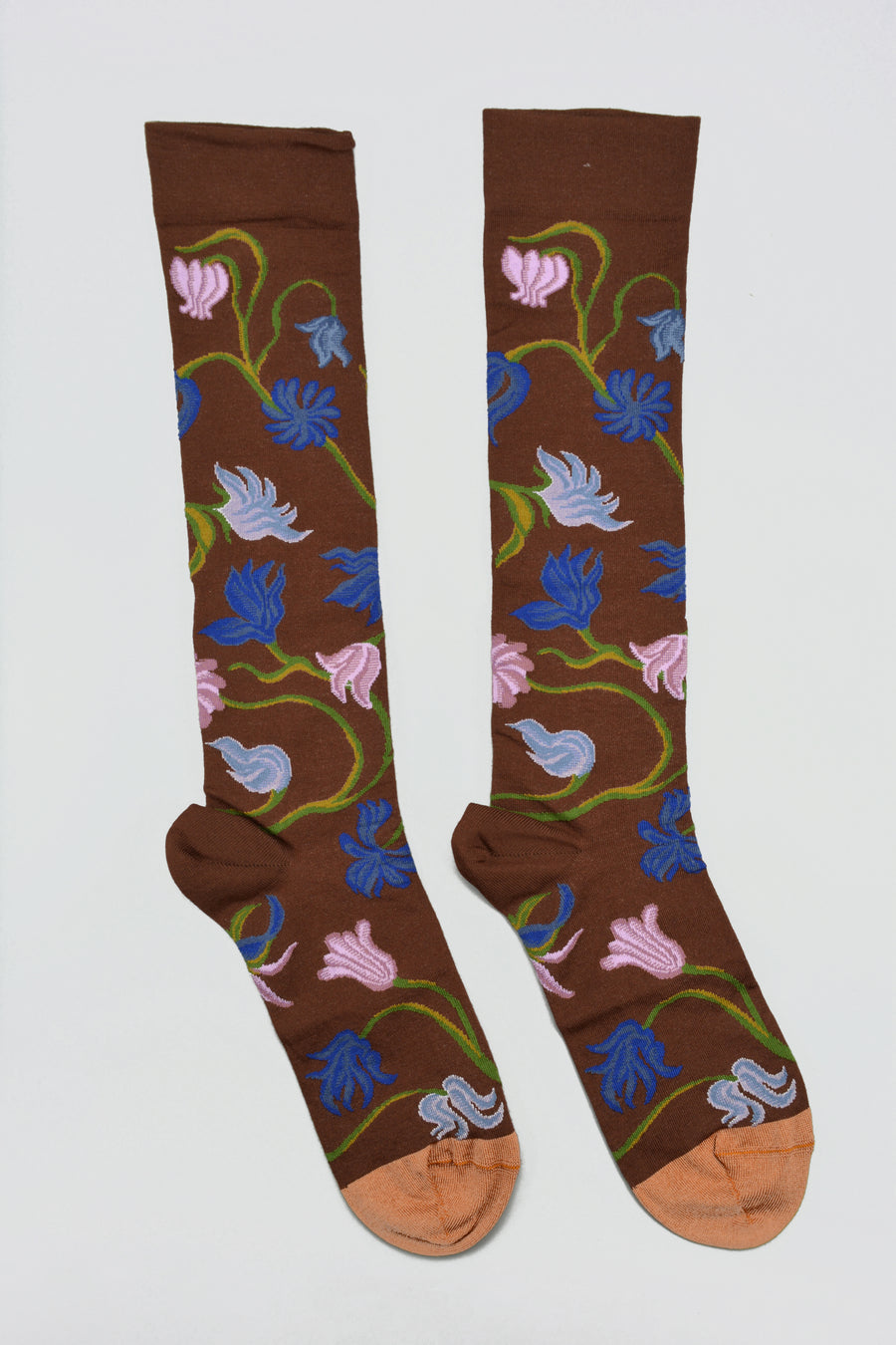 Bonne Maison<p>chestnut flower<p>knee high cotton socks