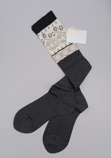 Antipast<p> floral mosaic<p>cotton + wool knee sock<p>charcoal