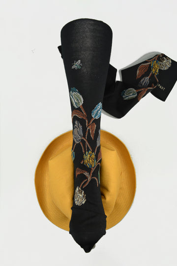 Antipast<p>bouquet tulip<p>wool knee high sock<p>black